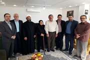 مسئولین اداره کل دامپزشکی گیلان با خانواده شهید محمد حسین پاکزاد در رودسر دیدار کردند
