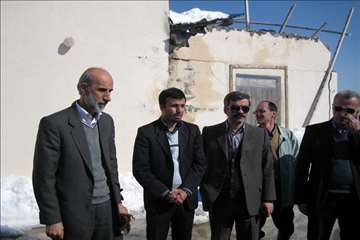 حضور رييس سازمان دامپزشكي و هيات همراه در مناطق برفگير گيلان