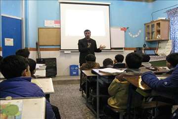 آموزش بيماريهاي مشترك در مدارس انزلي