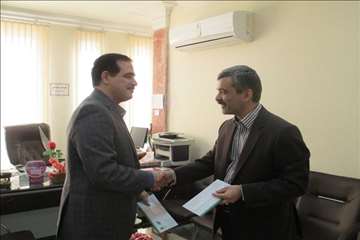 دیدار صمیمانه مدیرکل با همکاران بمناسبت روز دامپزشکی- 96 