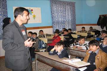 آموزش بيماريهاي مشترك در مدارس انزلي