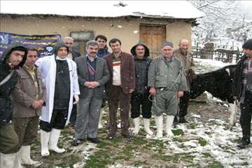 بازدید مدیر کل دامپزشکی گیلان از طرح تجمیع خدمات بهداشتی و دیدار با دامداران عشایر تالش