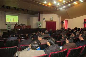 گردهمایی اهمیت مبارزه با آنفلوانزا - مرکز تحقیقات و آموزش کشاورزی و منابع طبیعی میرزا کوچک