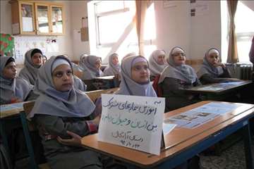 آموزش بيماريهاي مشترك در مدارس انزلي