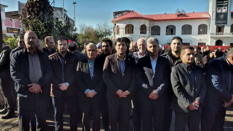 مدیرکل و کارکنان دامپزشکی گیلان در اجتماع بزرگ حماسه آفرینان هشتم دی رشت حضور یافتند