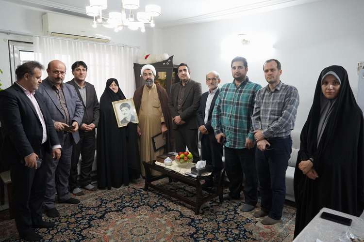 تکریم اسوه صبر و استقامت؛ حضور مدیرکل و کارکنان دامپزشکی گیلان در بیت شهید «ابوئی مهریزی»