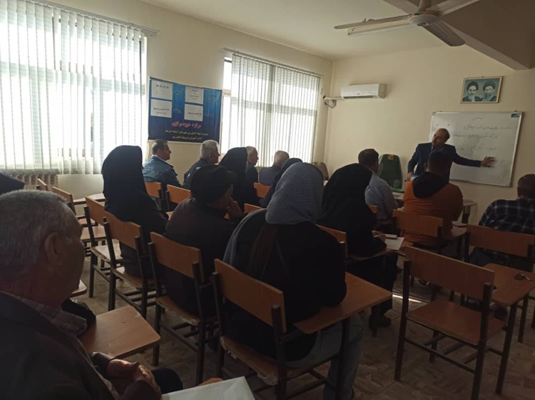 دوره‌های آموزشی، ترویجی آشنایی با بیماری‌های واگیردار و مشترک بین انسان و دام در شهرستان آستانه اشرفیه برگزار شد