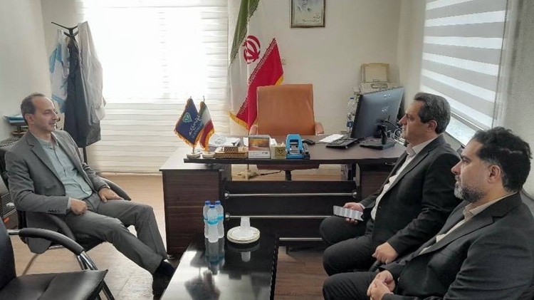 دیدار فرماندار بندرانزلی با پرسنل اداره دامپزشکی به مناسبت هفته دامپزشکی 